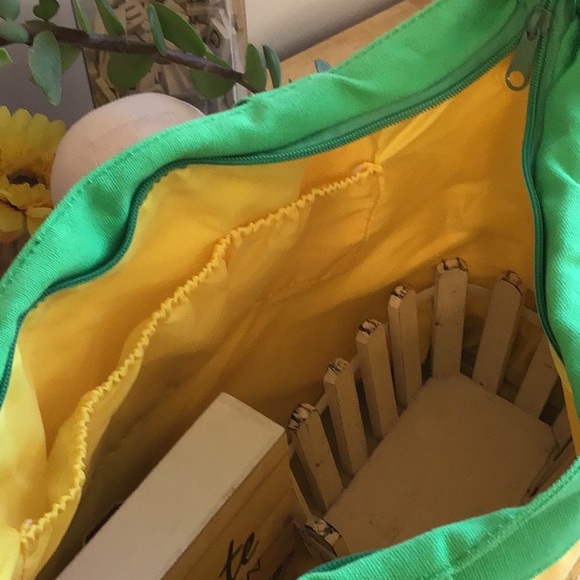 ‘Little Brownie Bakers’ Colorful Lined Tote (#3) - Picture 3 of 7